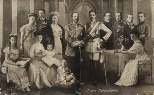Ak Die deutsche Kaiserfamilie, Kaiser Wilhelm II, Kaiserin Auguste Viktoria, Kronprinz, Cecilie