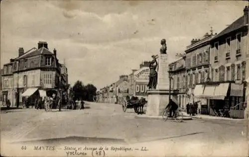 Ak Mantes Yvelines, Statue et Avenue de la Republique