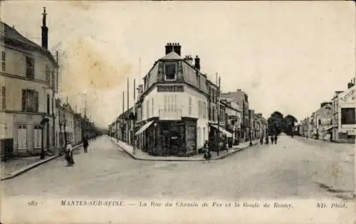 Ak Mantes sur Seine Yvelines, La Rue du Chemin de Fer, Route de Rosny