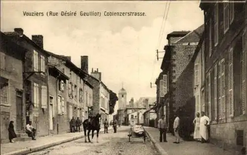 Ak Vouziers Ardennes, Rue Désiré Geulliot, Koblenzer Straße, Reiter