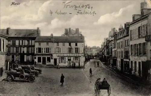 Ak Vouziers Ardennes, Markt
