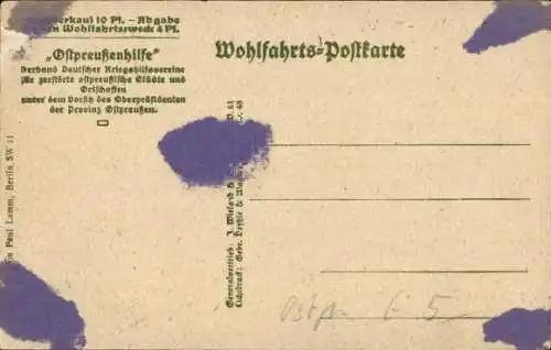 Ak Tschernjachowsk Insterburg Ostpreußen, Gruppe von Menschen in traditioneller Kleidung, Kind...
