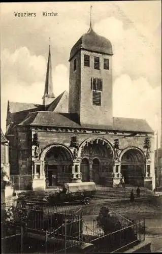 Ak Vouziers Ardennes, Kirche, Armeefahrzeug, 1. WK