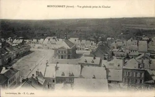 Ak Montcornet Aisne, Luftaufnahme von  Blick vom Kirchturm, historische Gebäude
