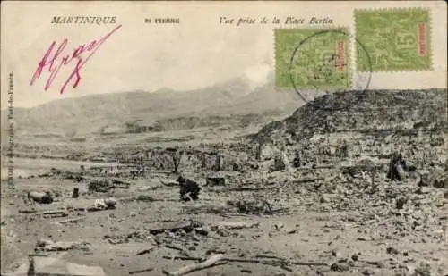 CPA Saint-Pierre Martinique, Vue prise de la Place Bertin