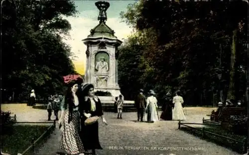 Ak Berlin Tiergarten, am Komponistendenkmal, Passanten