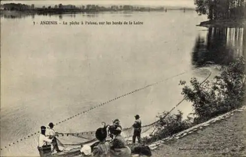 Ak Ancenis Loire-Atlantique, Fischer am Ufer der Loire
