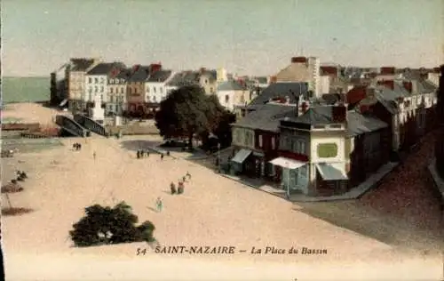 CPA Saint-Nazaire Loire Atlantique, La Place du Bassin