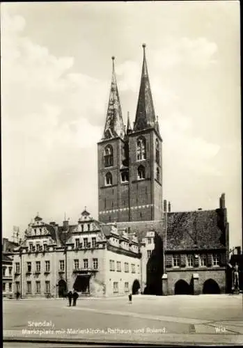 Ak Stendal in der Altmark, Marktplatz, Marienkirche, Rathaus, Roland,  Architektur
