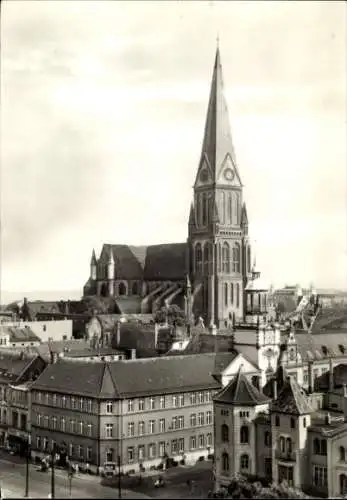 Ak Schwerin in Mecklenburg, Schweriner Dom,  Architektur, Stadtansicht, schwarz-weiß