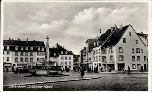Ak St. Johann Saarbrücken im Saarland, St. Johanner Markt, Brunnen,  Architektur, Fahrzeuginforma