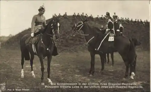 Ak Kronprinzessin Cecilie v. Preußen, Dragoner Regiment, Prinzessin Viktoria Luise, Leib Husaren Rgt