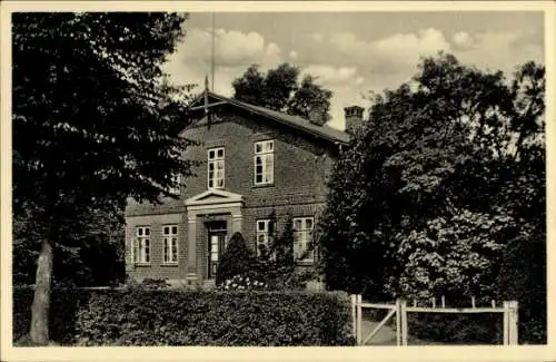 Ak Strukdorf Kreis Segeberg, Wohnhaus, Garten