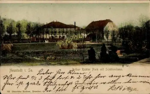 Ak Neustadt in Sachsen, Arthur Richter Park, Schützenhaus, grünes Umfeld, Teich, Bäume