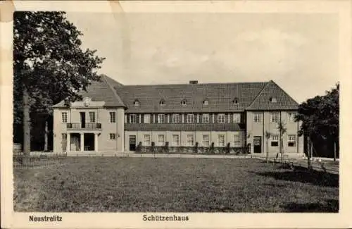 Ak Neustrelitz in Mecklenburg,  Schützenhaus
