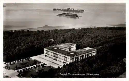 Ak Herrenchiemsee Herreninsel Chiemsee Oberbayern, Fliegeraufnahme, Schloss