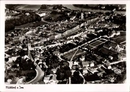 Ak Mühldorf am Inn Oberbayern, Luftbild von Mühldorf,  Architektur, Fluss, Landschaft