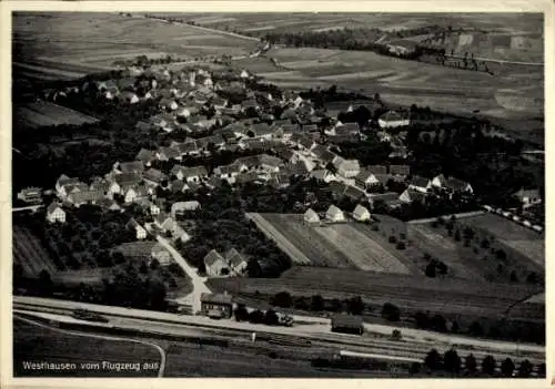Ak Westhausen in Württemberg, Luftaufnahme von  ländliche Landschaft, Häuseransicht