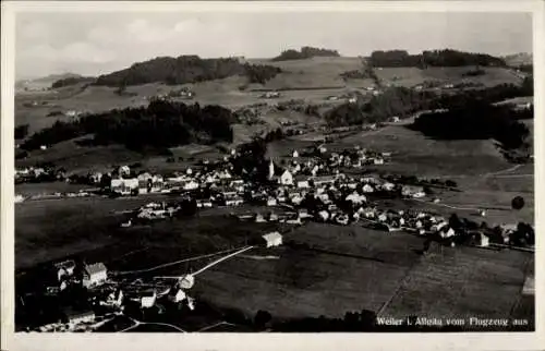 Ak Weiler Simmerberg im Allgäu, Fracht von  Luftaufnahme, ländliche Landschaft, Häuser