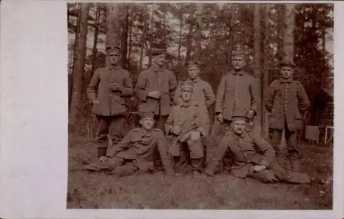Foto Ak Deutsche Soldaten in Uniformen, Gruppenfoto, Kaiserzeit