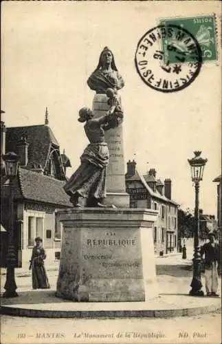 Ak Mantes la Jolie Yvelines, Monument de la Republique