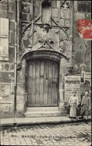 Ak Mantes la Jolie Yvelines, Hausfassade mit Tür, Schriftzüge, zwei Kinder