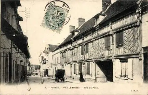 Ak Houdan Yvelines, Historische Häuserzeile, Kutsche, Straße