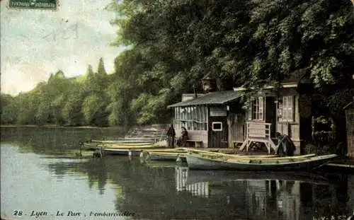 Ak Lyon Rhône, Landschaft mit Häuschen am Fluss, Boote, Bäume, Postkarte