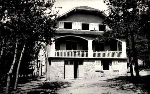 Ak Le Chambon sur Lignon Haute Loire, Haus, Balkon, Bäume, schwarz-weiß, 20. Jahrhundert