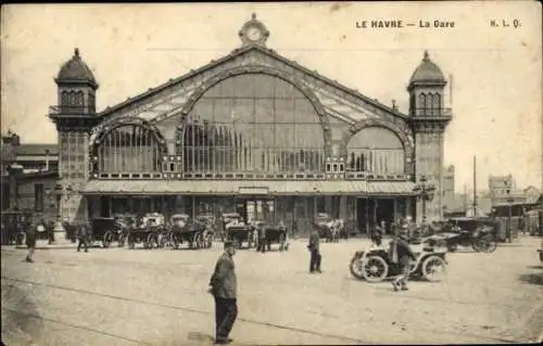 Ak Le Havre Seine Maritime, Bahnhof mit Glasfront, historische Architektur, Pferdewagen, Autos