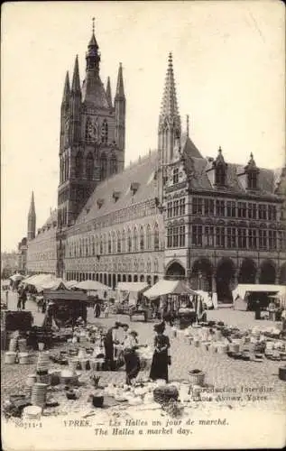 Ak Ypres Ypern Westflandern, Markttag, Halle, Marktständen, s Gebäude