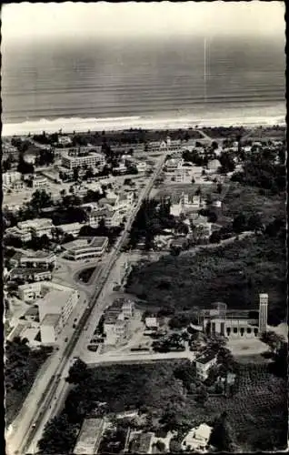 CPA Pointe Noire République du Congo Congo français, Vue aérienne, Avenue De Gaulle
