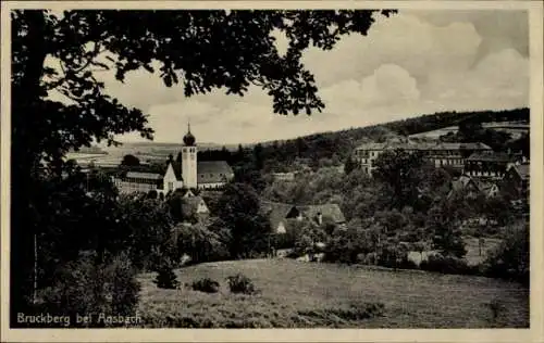 Ak Bruckberg in Niederbayern, Gesamtansicht, Kirche