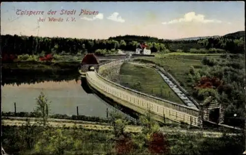 Ak Pöhl Vogtland, Talsperre der Stadt Plauen, Gesamtansicht, Straße, Sperrmauer, Stausee