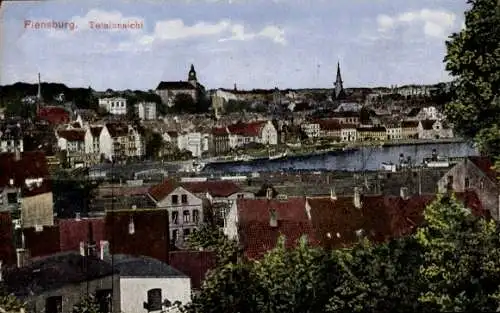 Ak Flensburg in Schleswig Holstein, Totalansicht der Ortschaft, Kirchturm