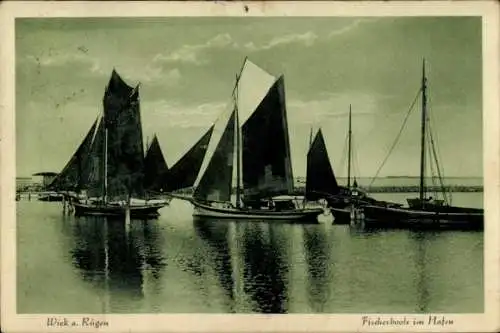 Ak Wiek auf Rügen, Fischerboote im Hafen, maritime Szenerie, Segelboote