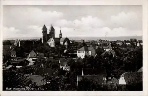 Ak Bad Klosterlausnitz in Thüringen, Aussicht auf Stadt, Kirche, grüne Landschaft, Wolken