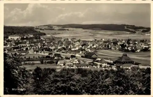 Ak Münsingen in Württemberg, Landschaftsaufnahme, viele Häuser, weite Felder, typische Bauweise