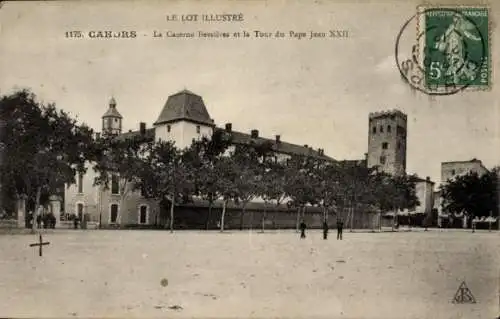 Ak Cahors Lot, Caserne Bessières, Tour du Pape Jean XXII, historische Gebäude
