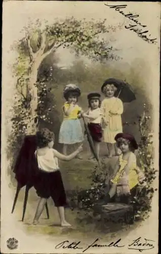 Ak Kinder als Fotograf und Portraitierte, Fotoapparat