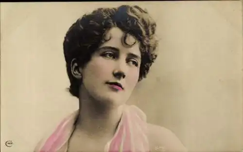 Ak Portrait einer jungen Frau, coloriert