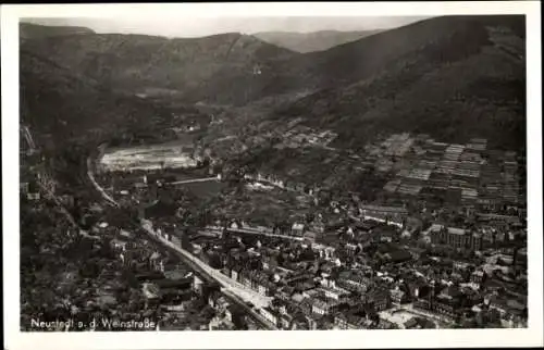 Ak Neustadt an der Weinstraße, Fliegeraufnahme