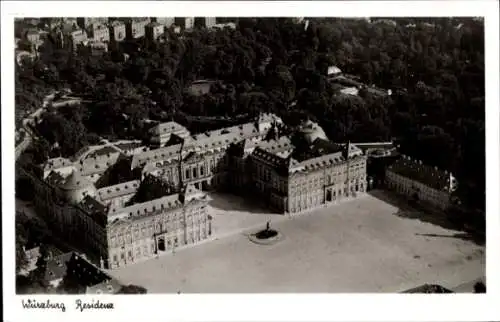 Ak Würzburg am Main Unterfranken, Fliegeraufnahme, Residenz