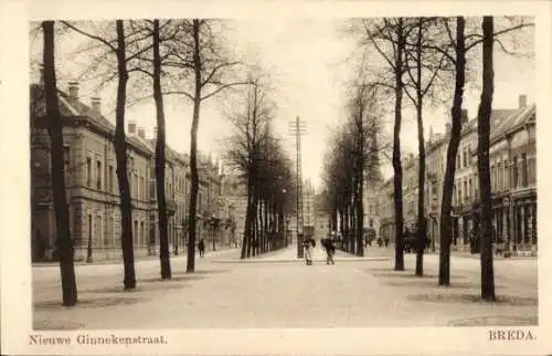 Ak Breda Nordbrabant Niederlande, Straßenszene mit Bäumen, zwei Personen sind zu sehen