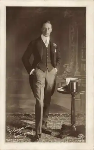 Ak Kronprinz Wilhelm von Preußen, NPG 4269, Standportrait, Anzug