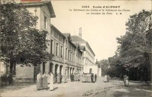 Ak Alfort Val de Marne, Le Batiment des etudes, batiment des Eleves en bordure du Parc