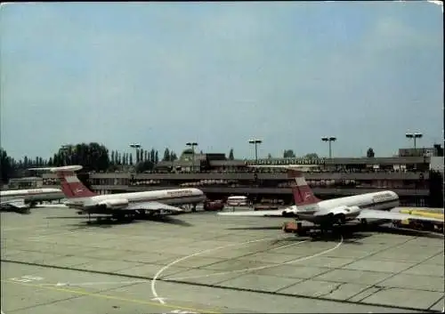 Ak Schönefeld bei Berlin, Flughafen, Interflug DDR 3EC, Passagierflugzeuge