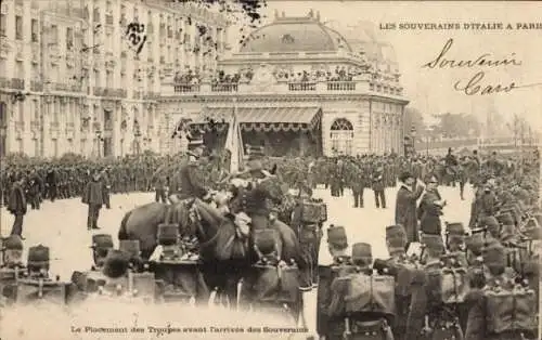Ak Paris, Boulevard Saint Germain, Militärparade, königliche Souveräne, Pferde, historische Sz...