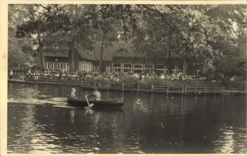 Foto Ak Deutschland unbekannt, Ruderboot, Terrasse mit Gästen