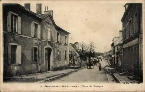 Ak Sancoins Cher, Straße mit Gendarmen, Gebäude, Kutschen, Landschaft